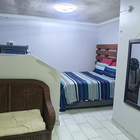 Perez Guest House Springs  Buitenkant foto